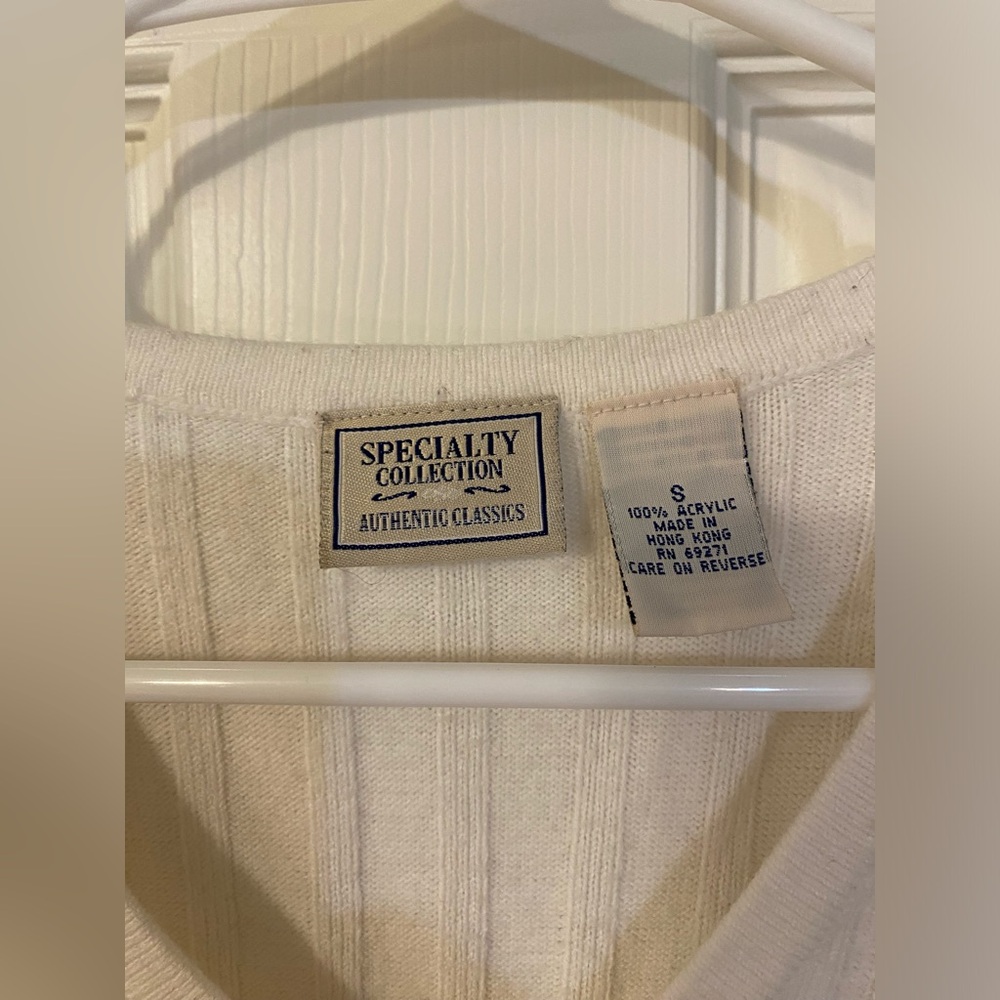 Vintage Specialty Collection | White Acrylic Ribbed Sweater, Size S